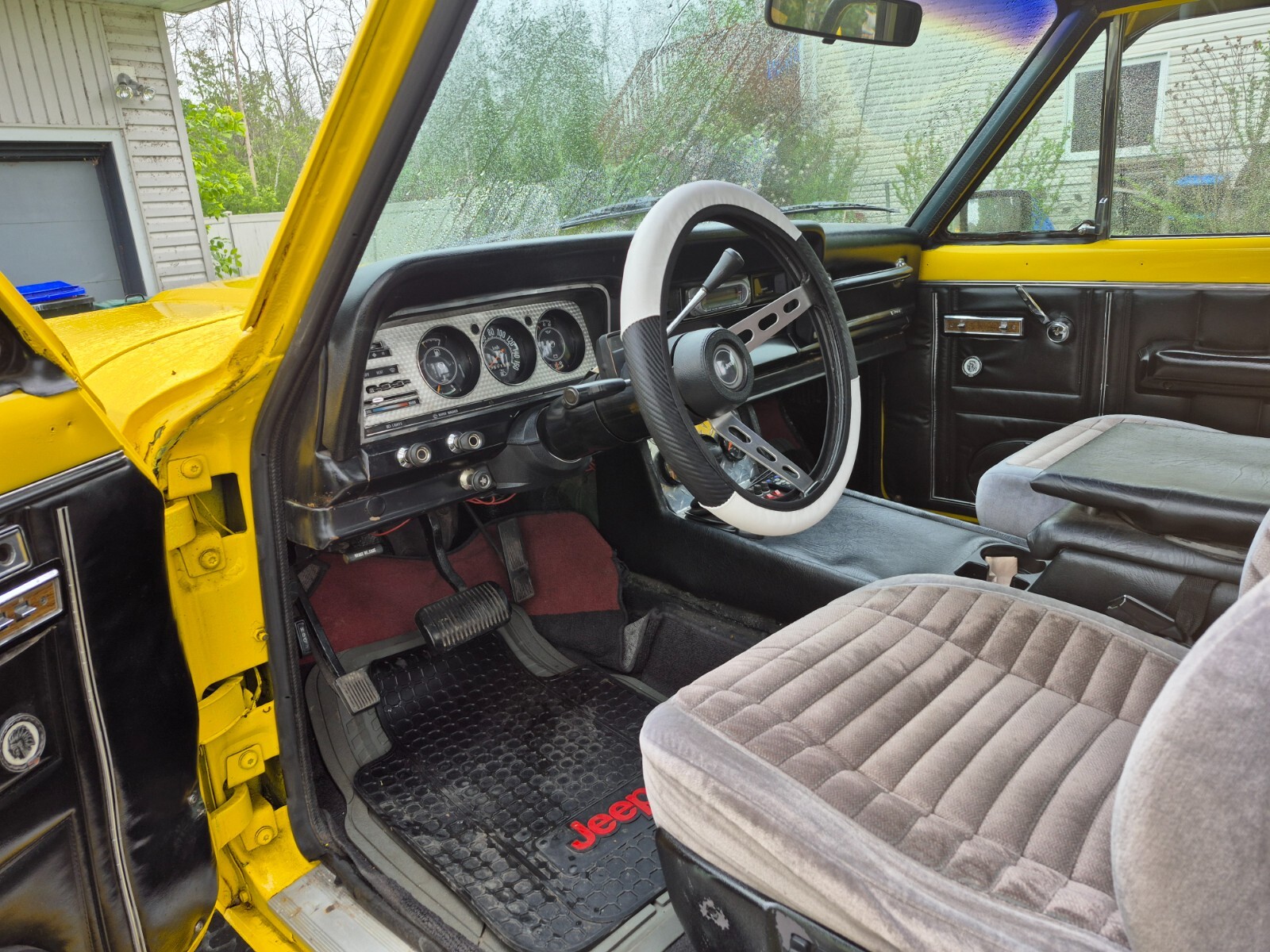 Jeep-J10-1984-Standard-Cab-Pickup-3