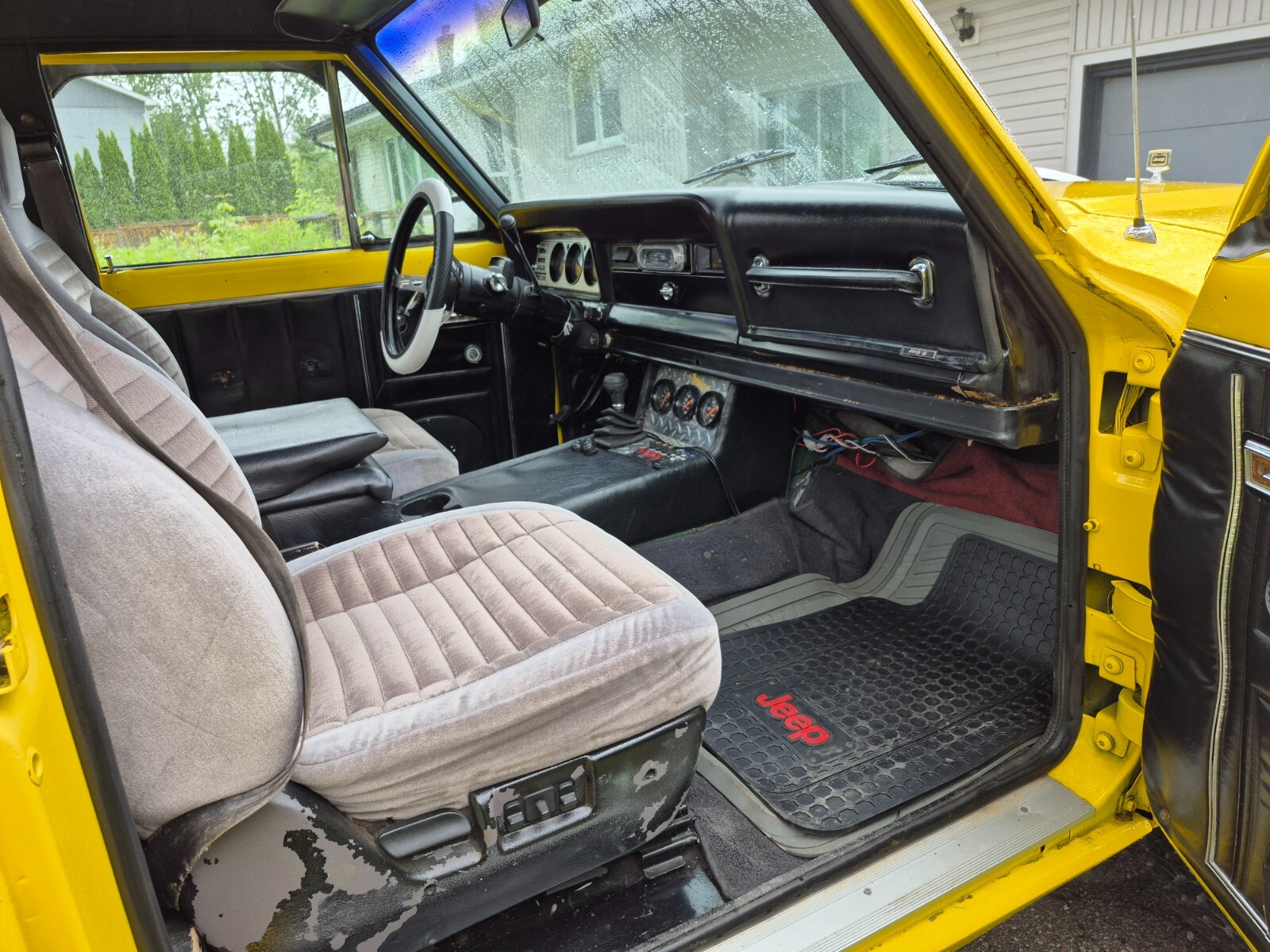 Jeep-J10-1984-Standard-Cab-Pickup-4