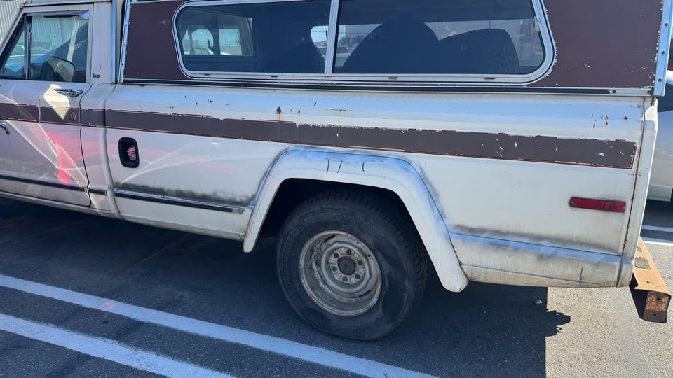 Jeep-J10-1985-Standard-Cab-Pickup-16