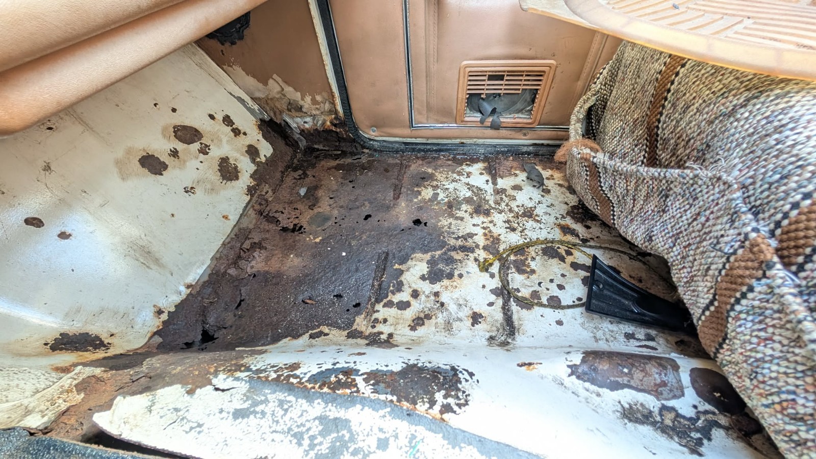 Jeep-J10-1985-Standard-Cab-Pickup-18