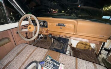 Jeep-J10-1985-Standard-Cab-Pickup-3