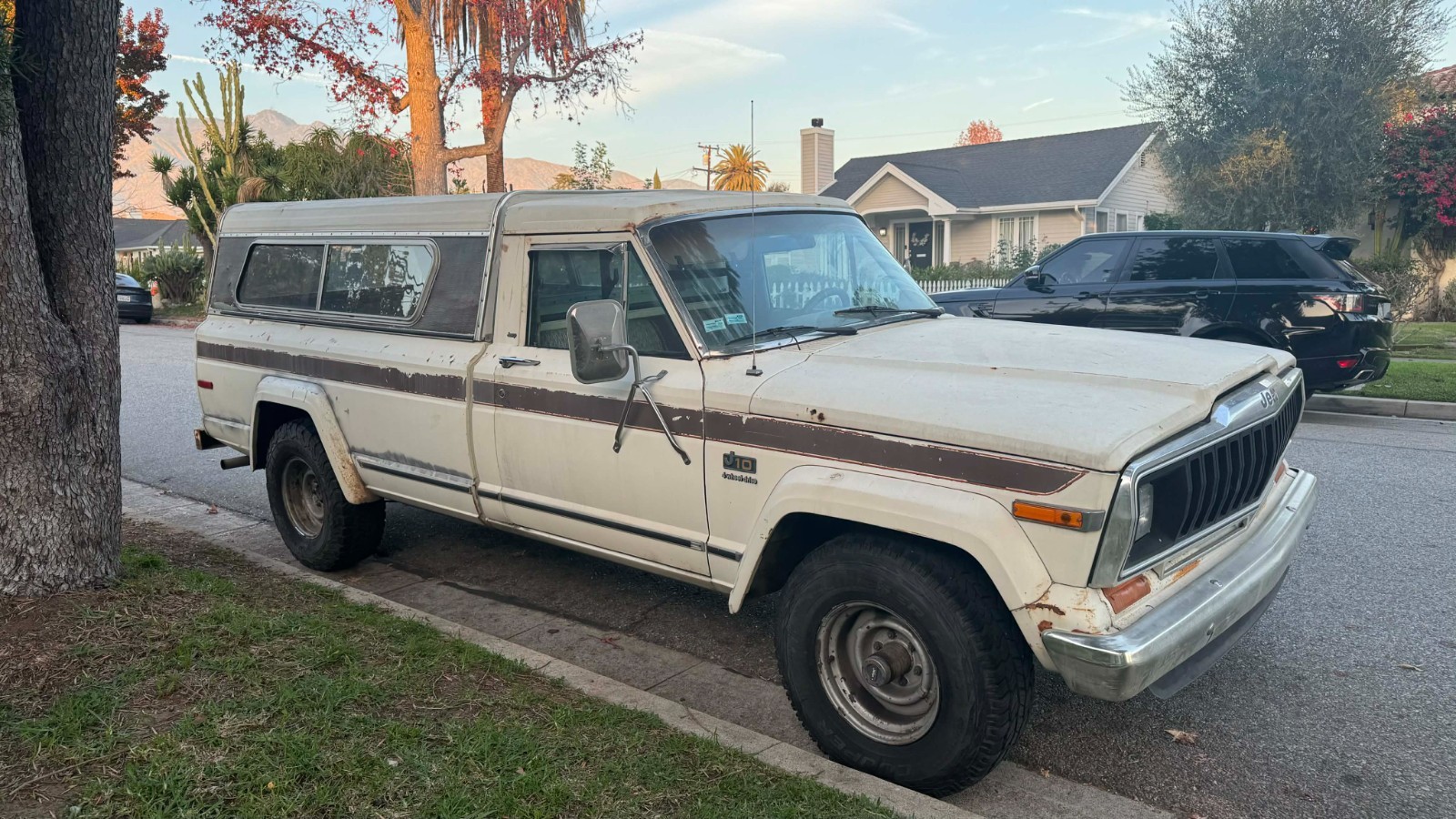 Jeep-J10-1985-Standard-Cab-Pickup-4