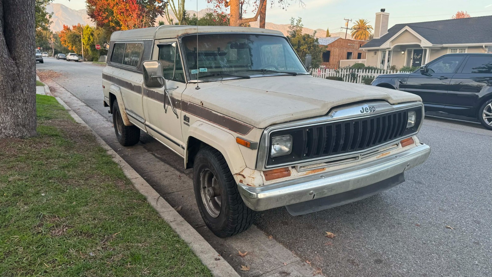 Jeep-J10-1985-Standard-Cab-Pickup-8