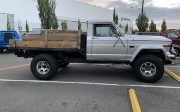 Jeep-Jeep-Truck-1984-11