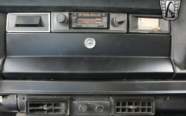 Jeep-Wagoneer-1976-other-14