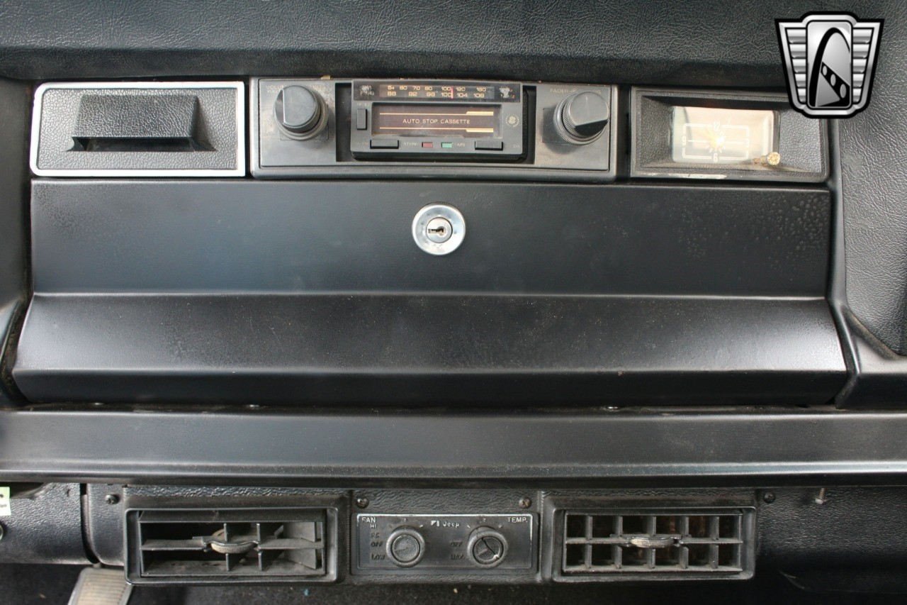 Jeep-Wagoneer-1976-other-14