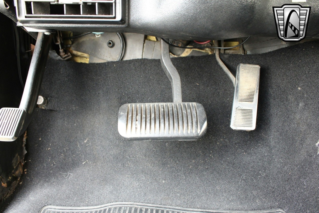 Jeep-Wagoneer-1976-other-15