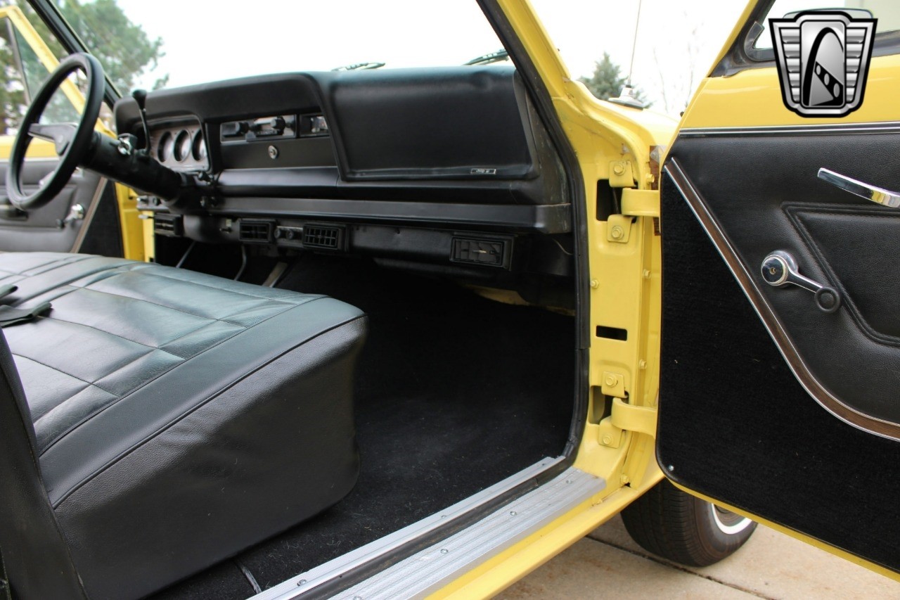 Jeep-Wagoneer-1976-other-21