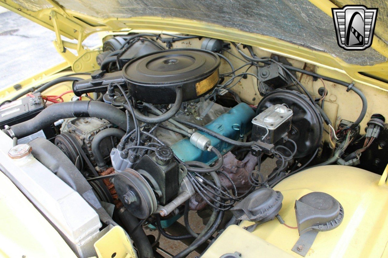 Jeep-Wagoneer-1976-other-23