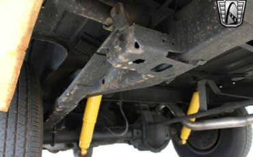 Jeep-Wagoneer-1976-other-29