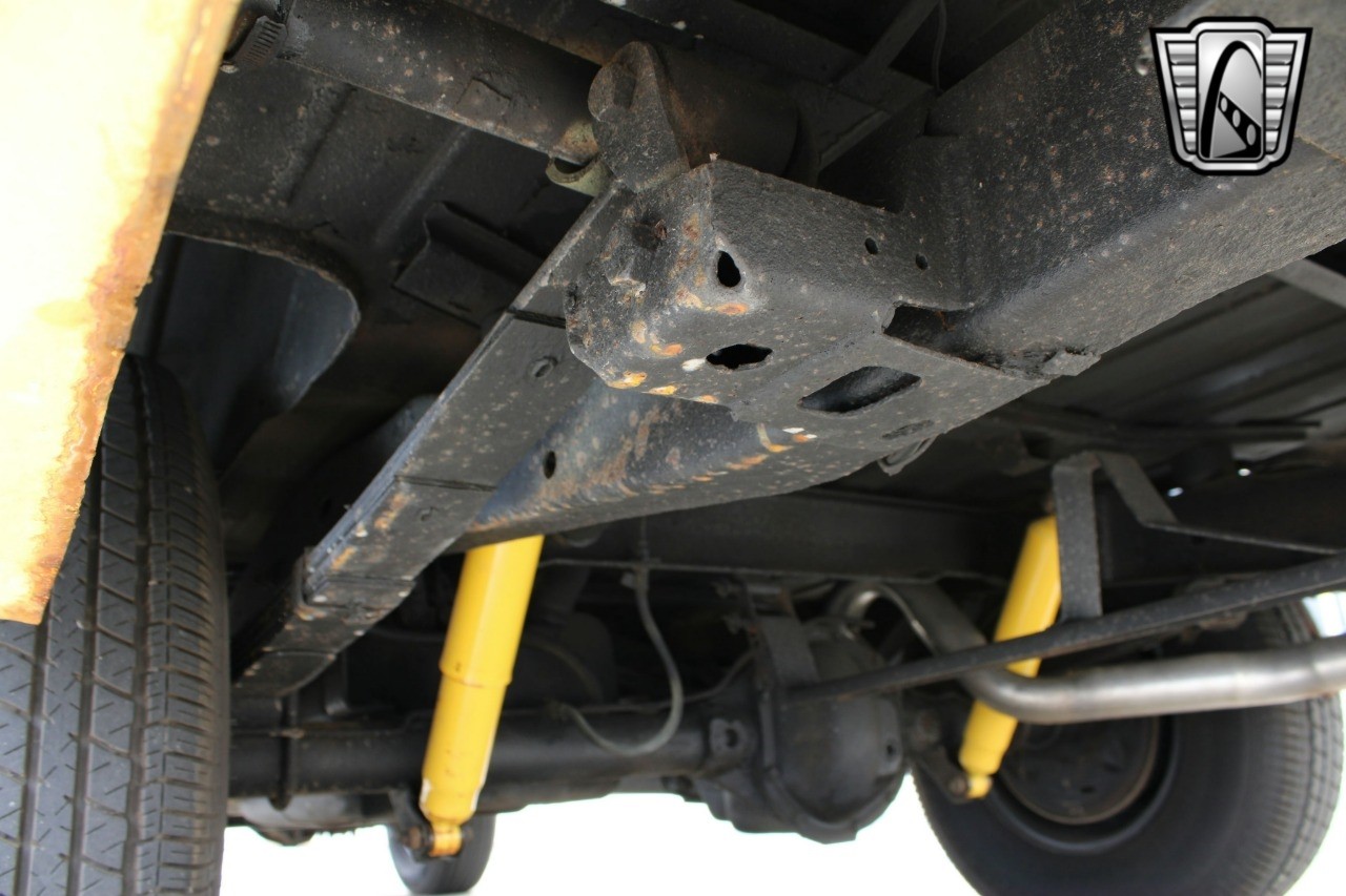 Jeep-Wagoneer-1976-other-29