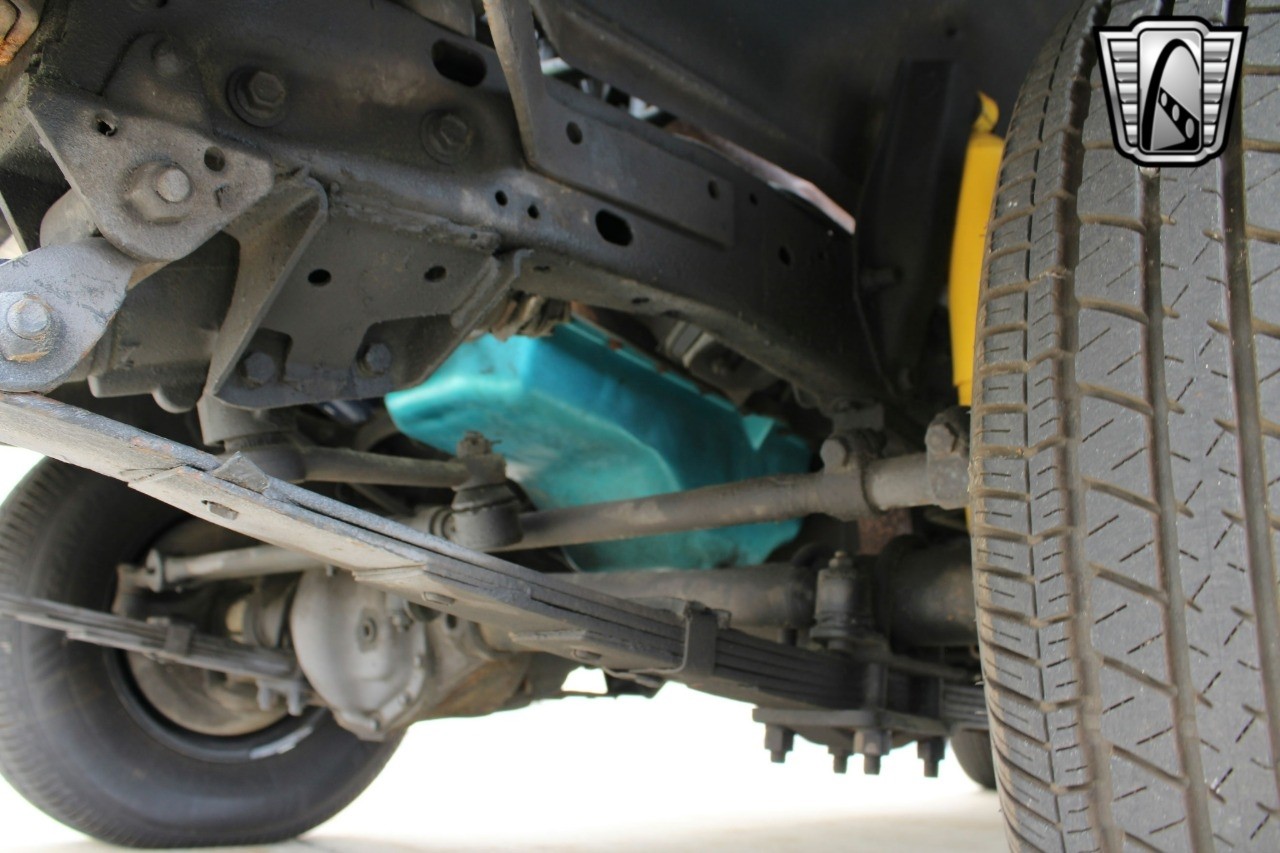 Jeep-Wagoneer-1976-other-32