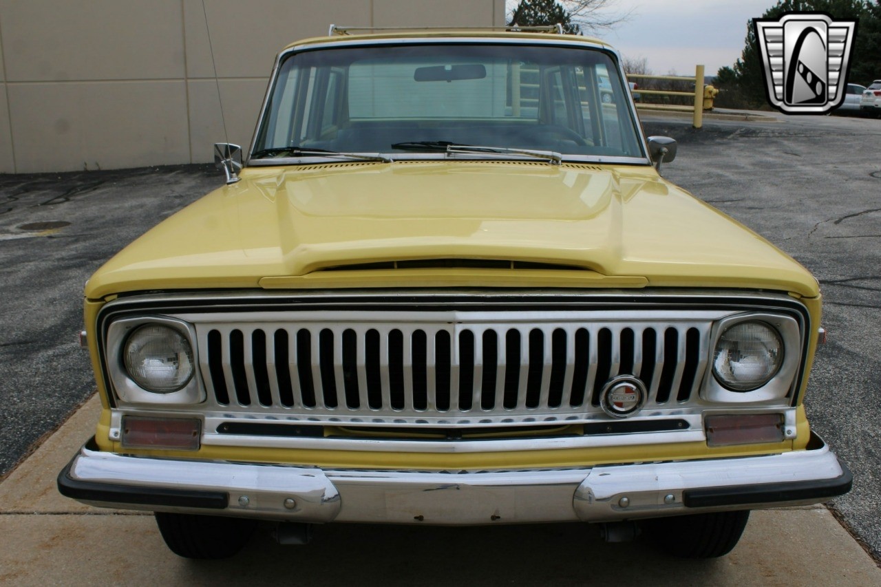 Jeep-Wagoneer-1976-other-33