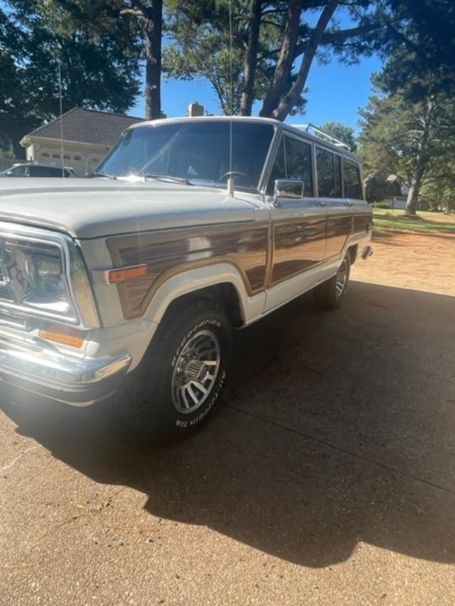 Jeep-Wagoneer-1988-SUV-10