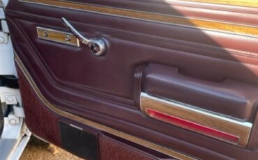 Jeep-Wagoneer-1988-SUV-12