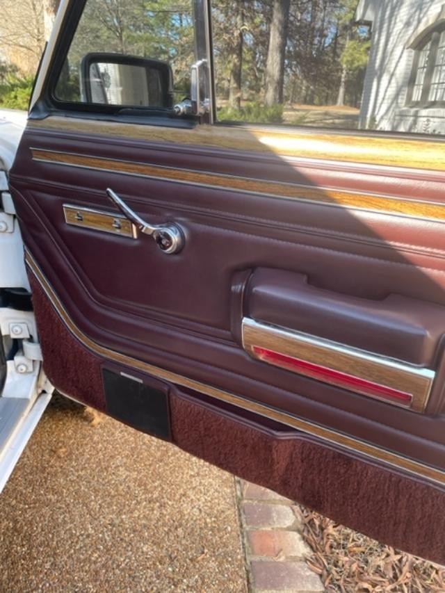 Jeep-Wagoneer-1988-SUV-12