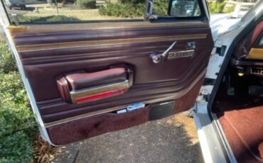 Jeep-Wagoneer-1988-SUV-13