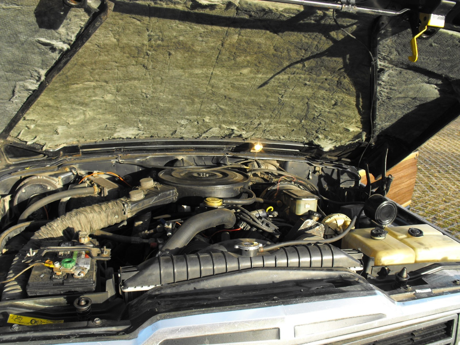 Jeep-Wagoneer-1988-SUV-14