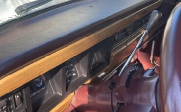 Jeep-Wagoneer-1988-SUV-15