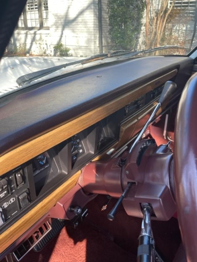 Jeep-Wagoneer-1988-SUV-15