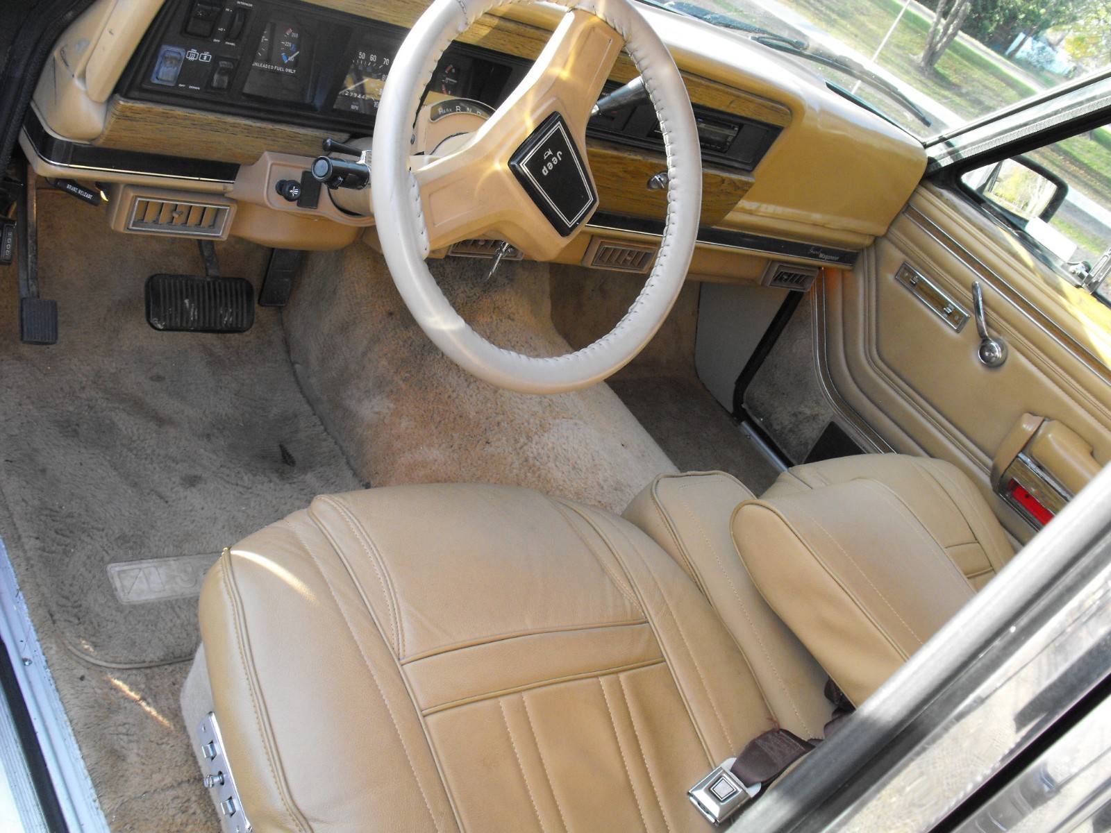 Jeep-Wagoneer-1988-SUV-4