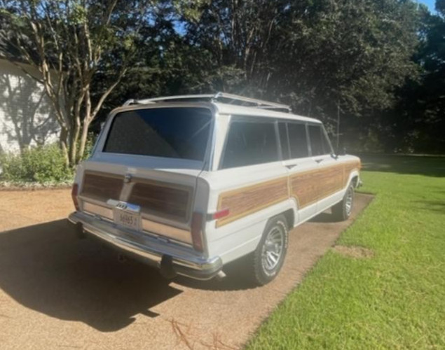 Jeep-Wagoneer-1988-SUV-6