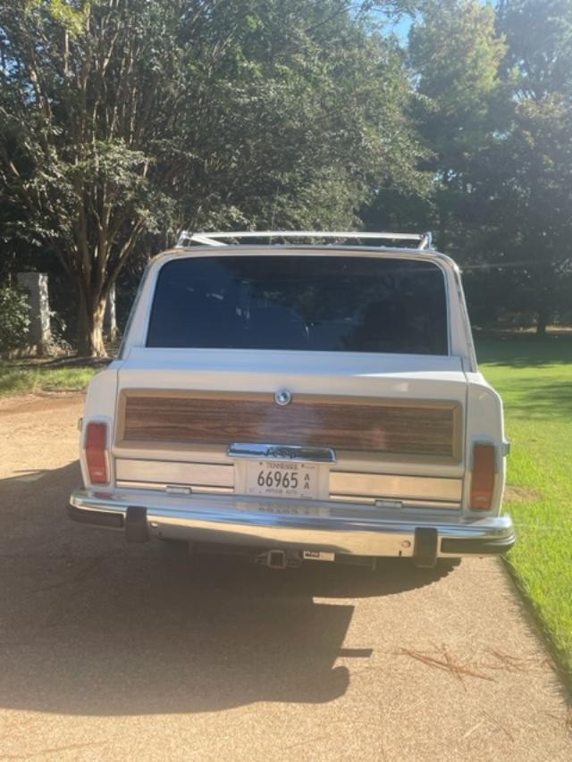 Jeep-Wagoneer-1988-SUV-7