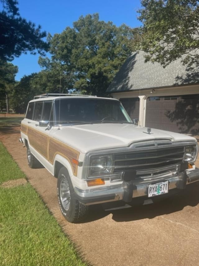 Jeep-Wagoneer-1988-SUV-8