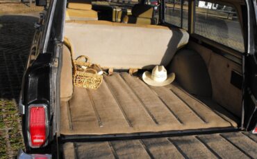 Jeep-Wagoneer-1988-SUV-9