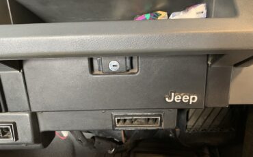 Jeep-Wrangler-1989-SUV-24