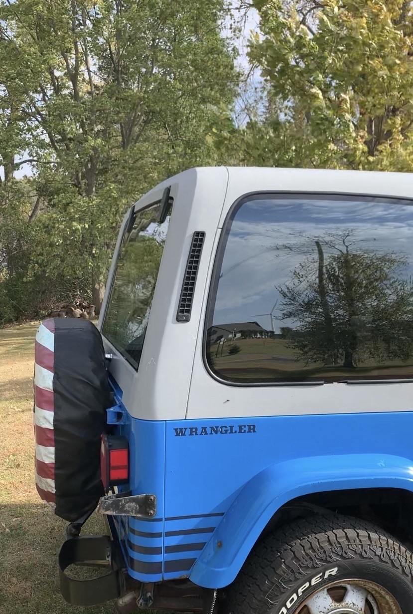 Jeep-Wrangler-1989-SUV-4