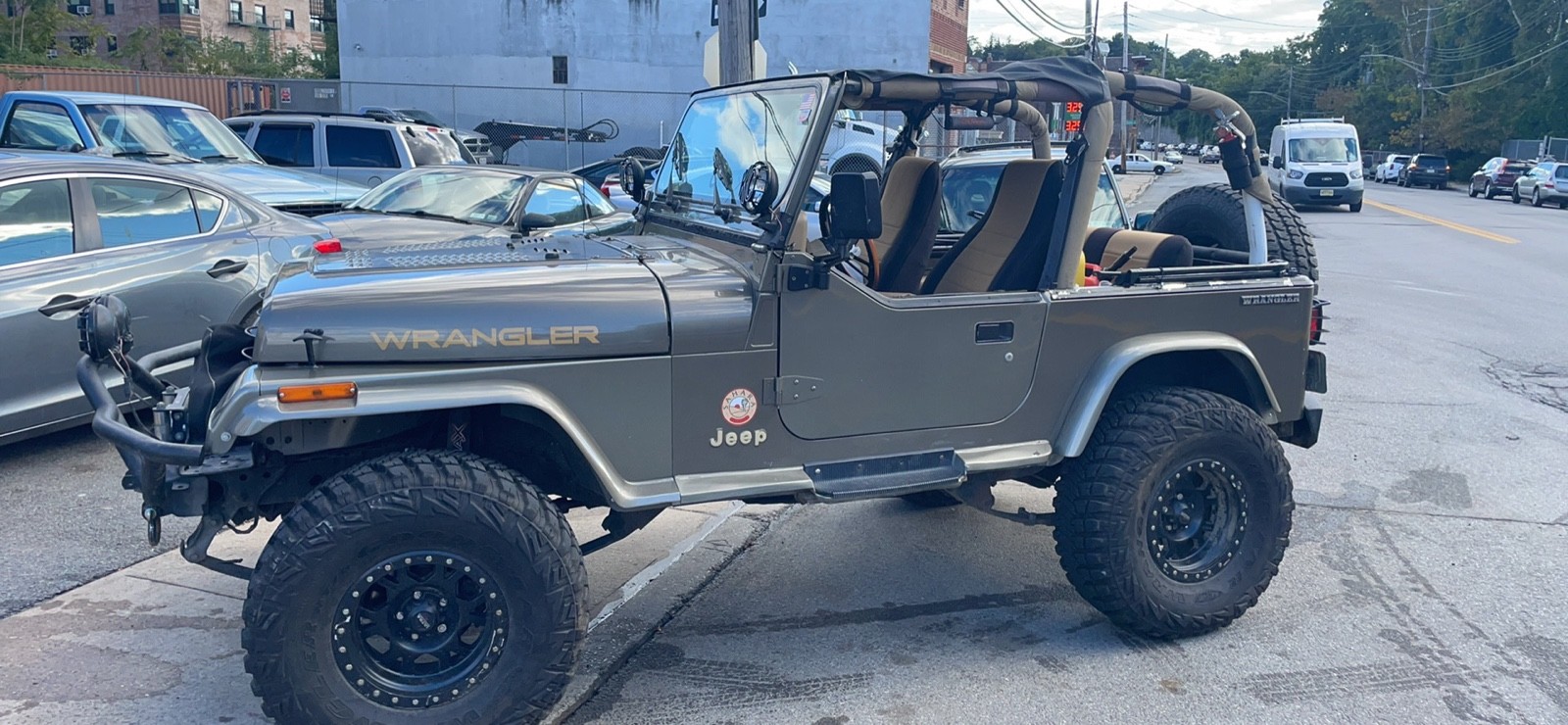 Jeep-Wrangler-1990-SUV-1