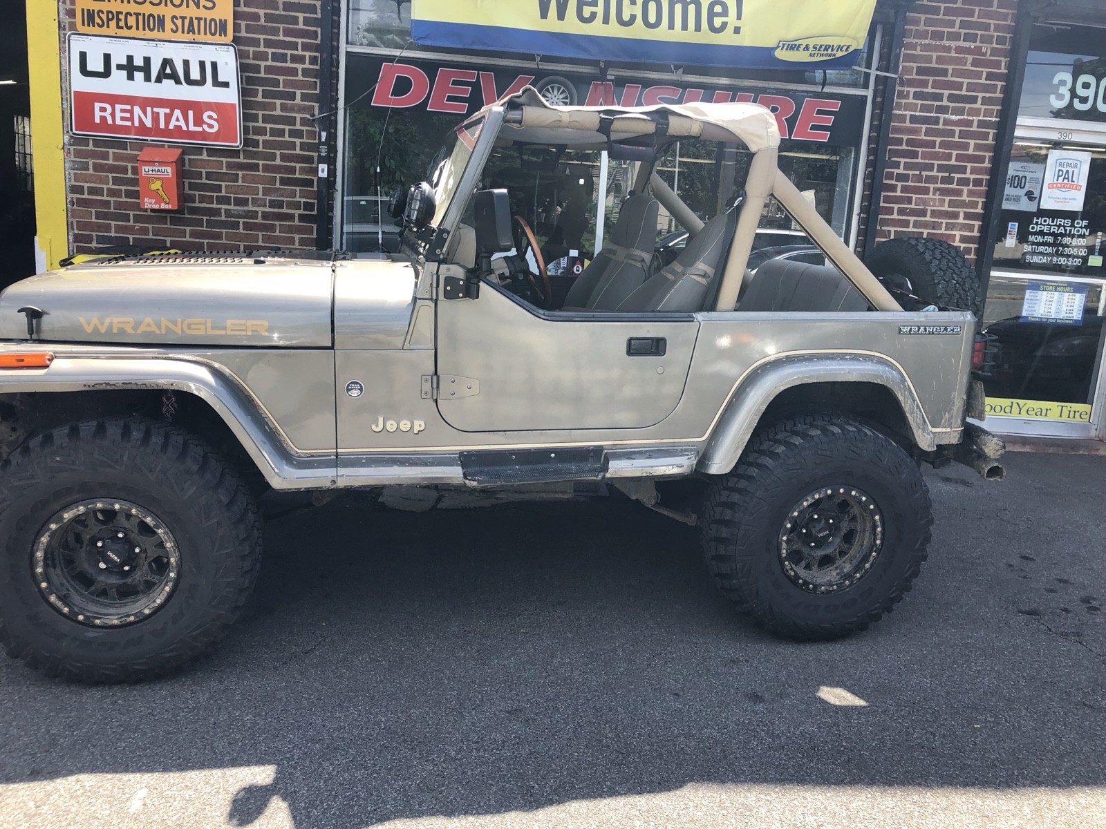 Jeep-Wrangler-1990-SUV-6