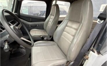 Jeep-Wrangler-1993-SUV-3