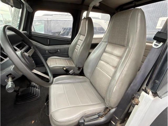 Jeep-Wrangler-1993-SUV-3