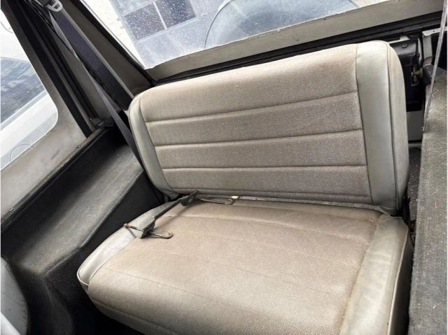 Jeep-Wrangler-1993-SUV-4