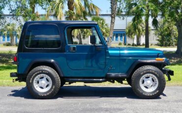 Jeep-Wrangler-1995-SUV-2