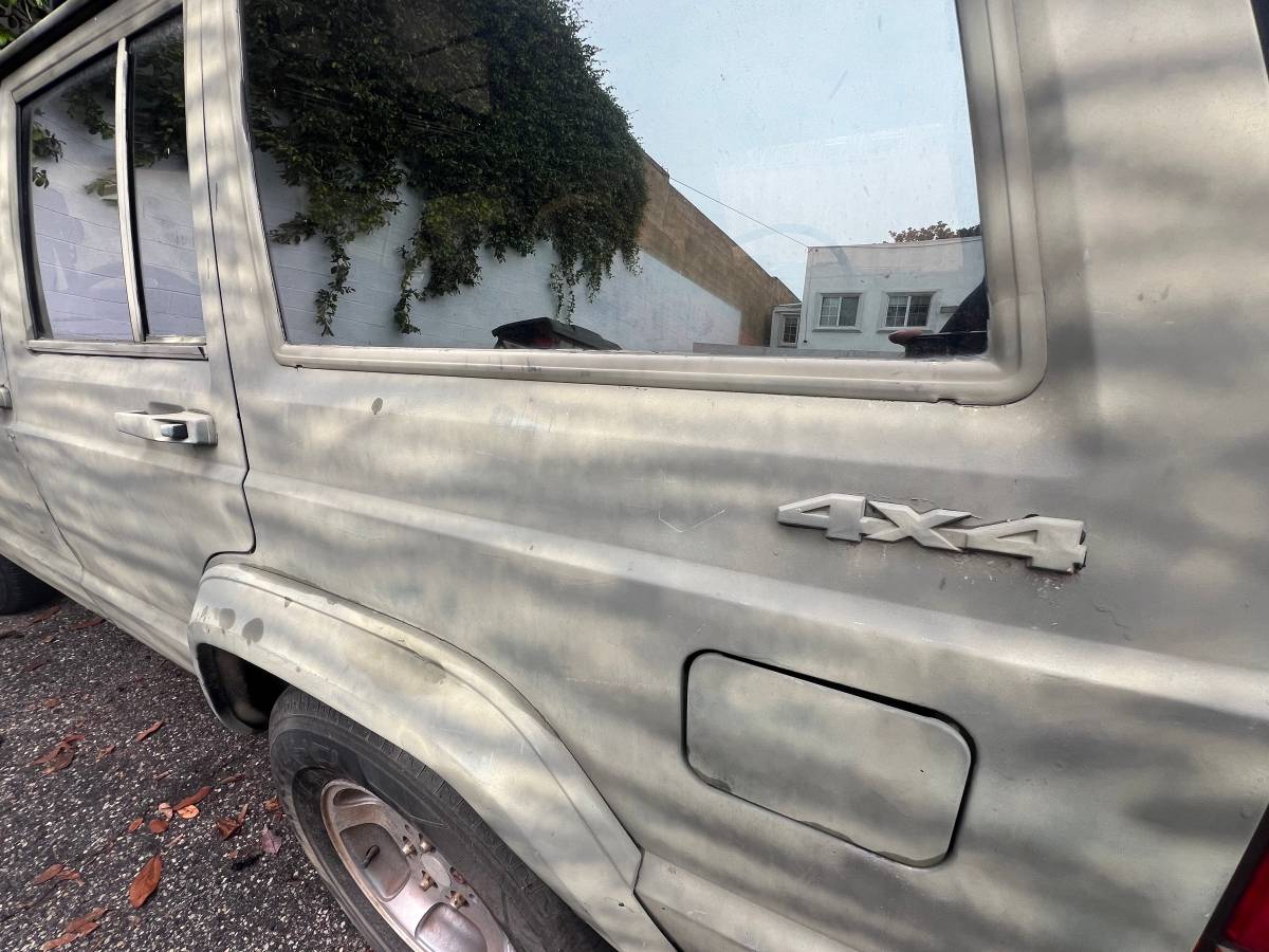 Jeep-cherokee-1988-custom-3