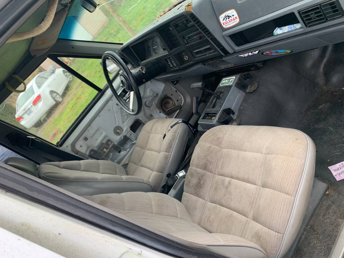 Jeep-cherokee-1991-white-2