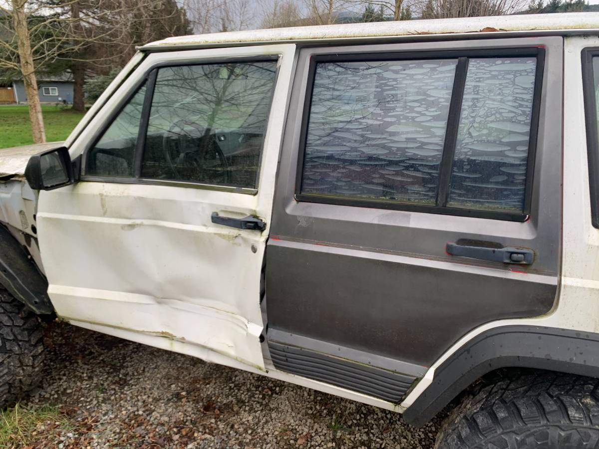 Jeep-cherokee-1991-white-5