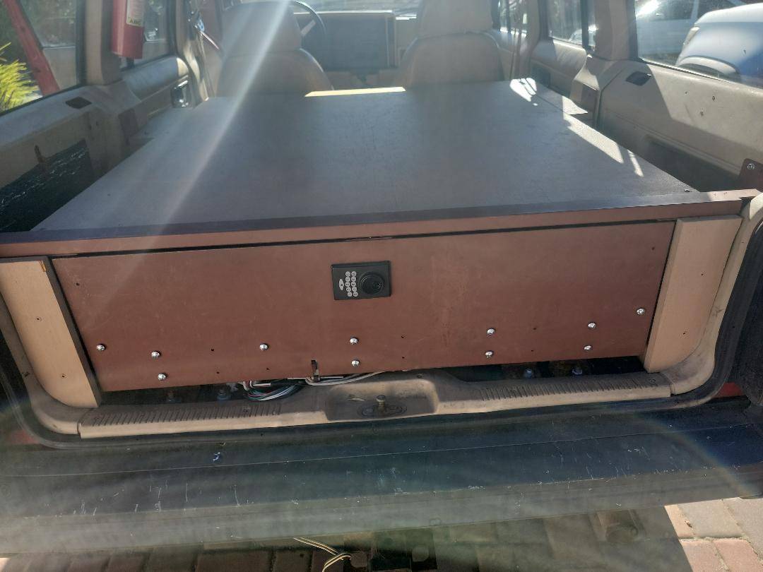 Jeep-cherokee-1993-red-2