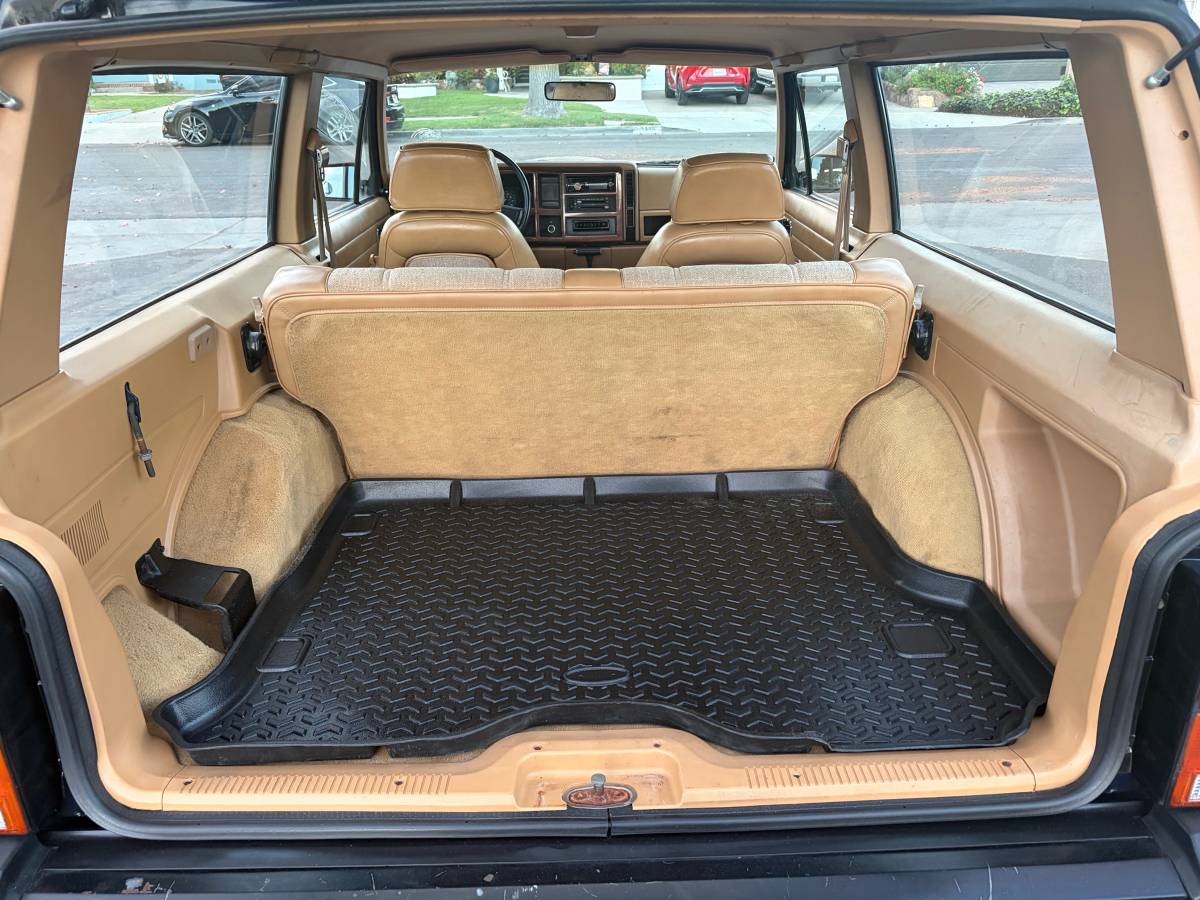 Jeep-cherokee-classic-1987-blue-11