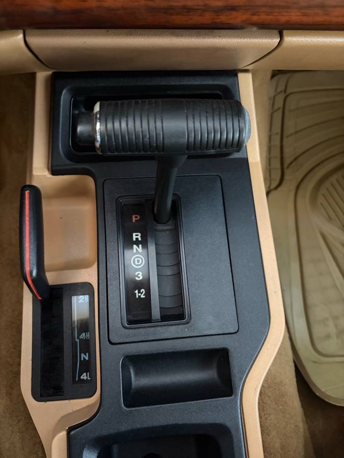 Jeep-cherokee-classic-1987-blue-115