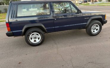 Jeep-cherokee-classic-1987-blue-143