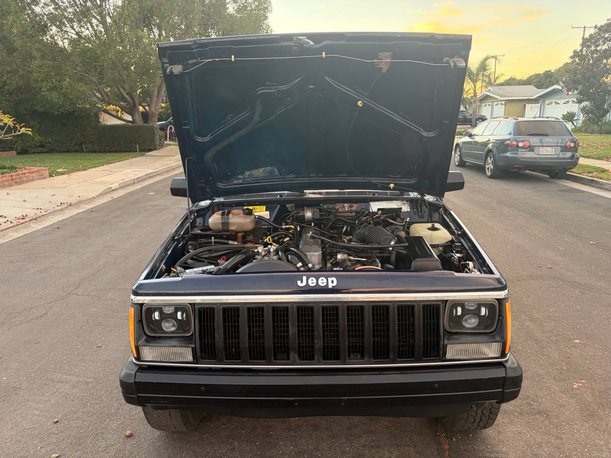 Jeep-cherokee-classic-1987-blue-144