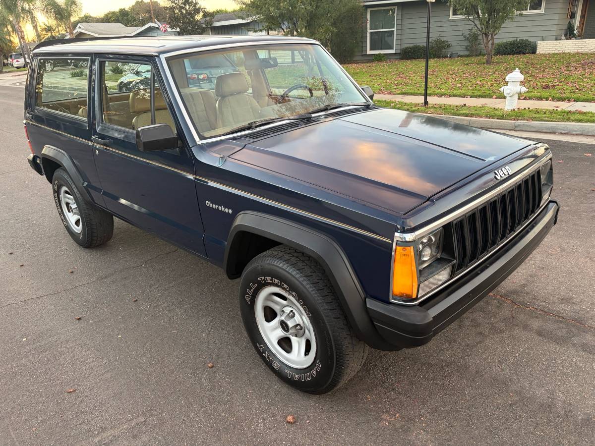 Jeep-cherokee-classic-1987-blue-24