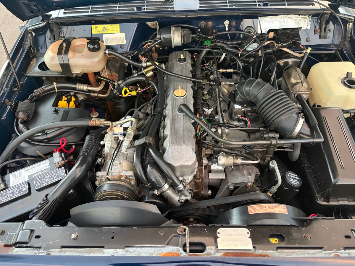 Jeep-cherokee-classic-1987-blue-58