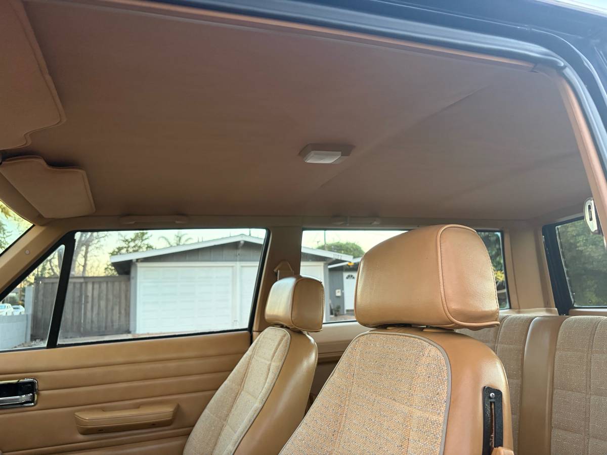 Jeep-cherokee-classic-1987-blue-84