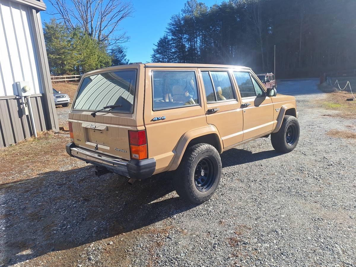 Jeep-cherokee-pioneer-1988-1