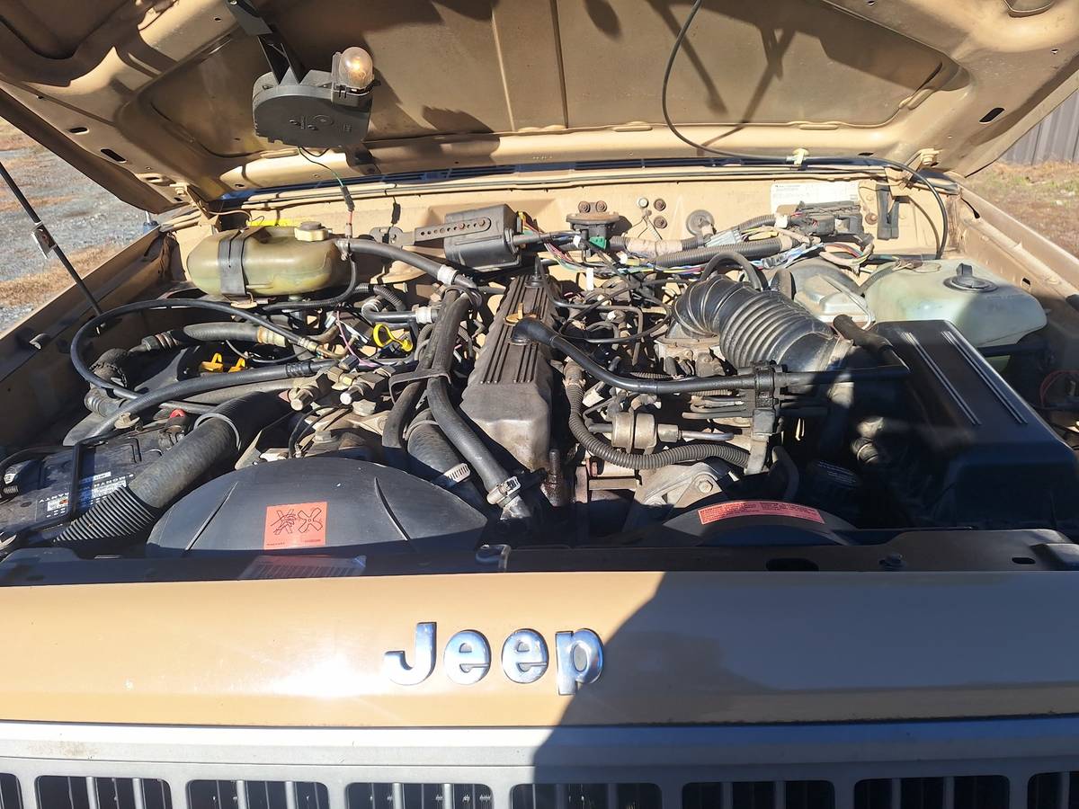 Jeep-cherokee-pioneer-1988-4